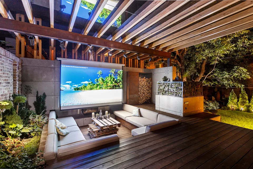 Outdoor project in Hollywood